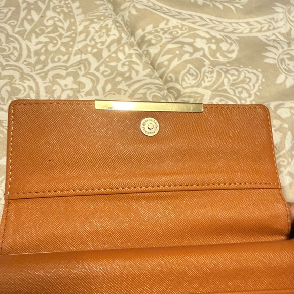 Gucci Tan and Brown Women's Wallet with Gold Accents - Picture 9 of 10